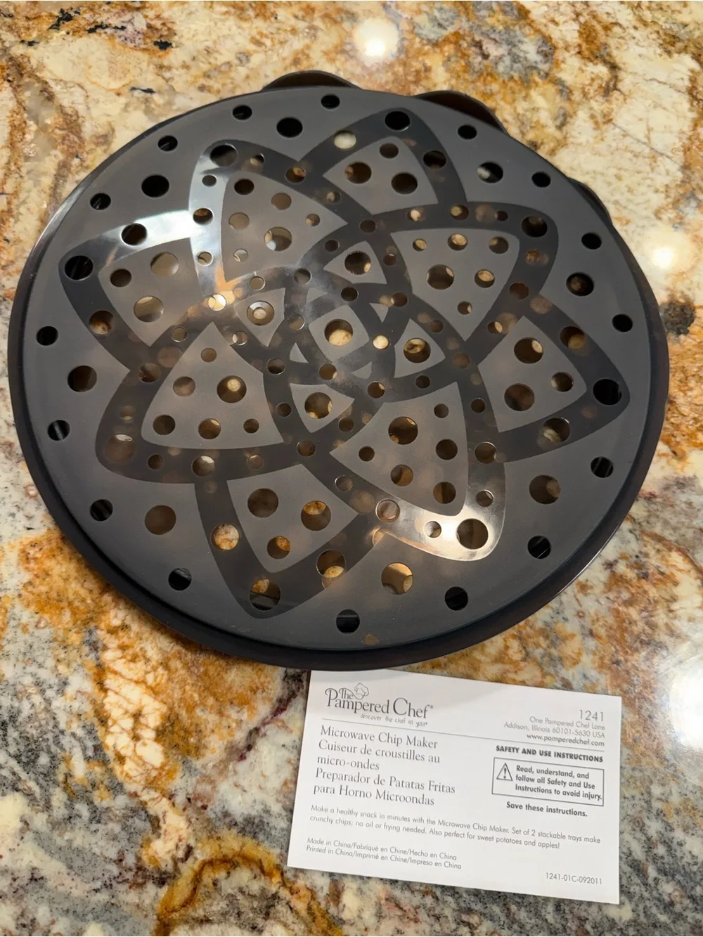 New Pampered Chef chip maker set - gift, chef.